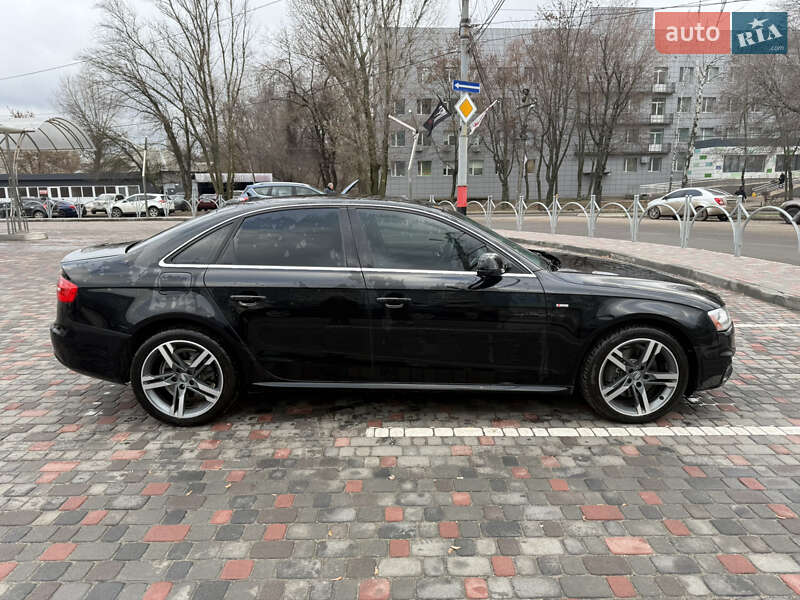 Седан Audi A4 2014 в Днепре
