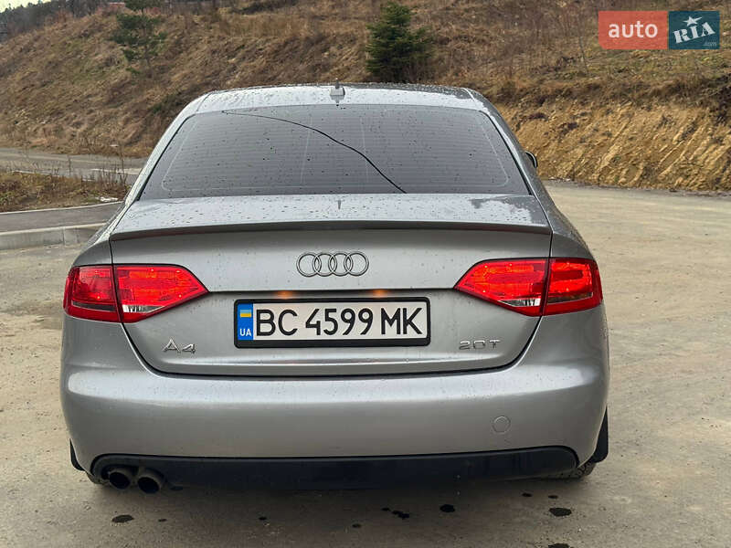 Седан Audi A4 2009 в Сходнице