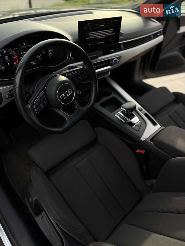 Универсал Audi A4 2019 в Львове