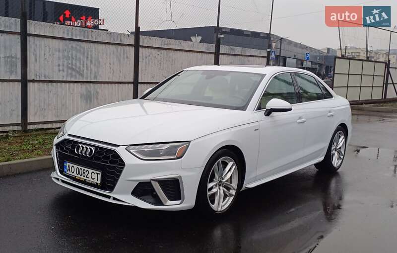 Седан Audi A4 2022 в Ужгороде