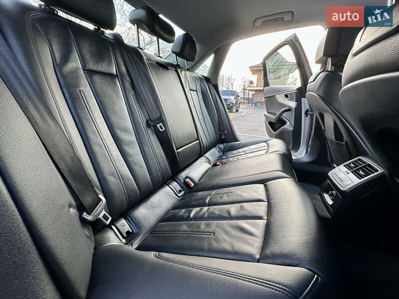 Седан Audi A4 2018 в Киеве
