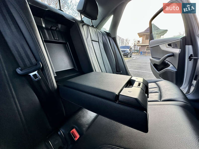 Седан Audi A4 2018 в Киеве