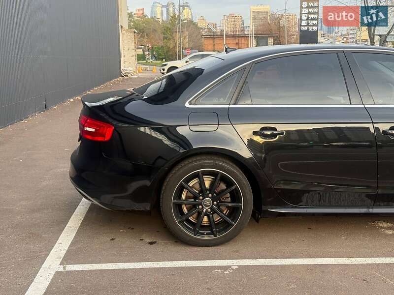 Седан Audi A4 2015 в Киеве