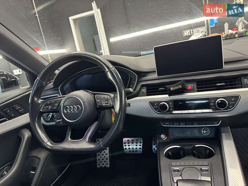 Седан Audi A4 2016 в Киеве