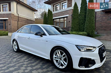 Седан Audi A4 2022 в Дніпрі