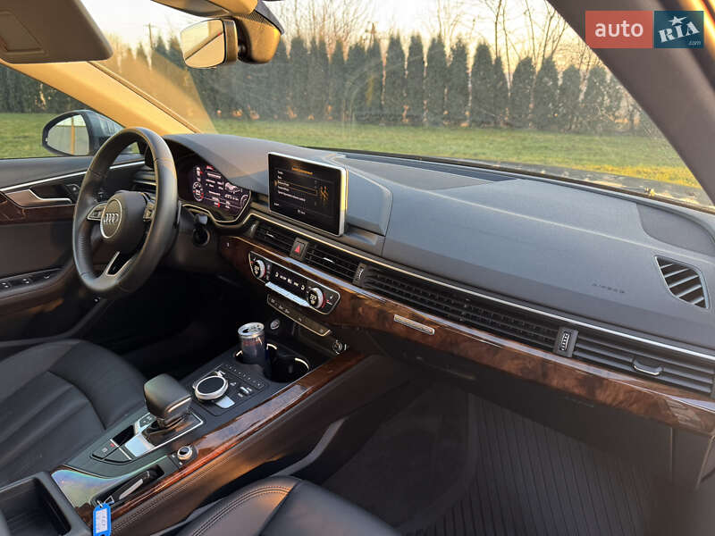 Седан Audi A4 2019 в Бучаче