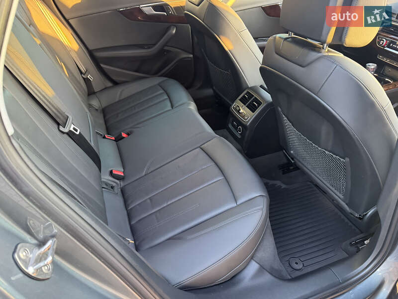Седан Audi A4 2019 в Бучаче