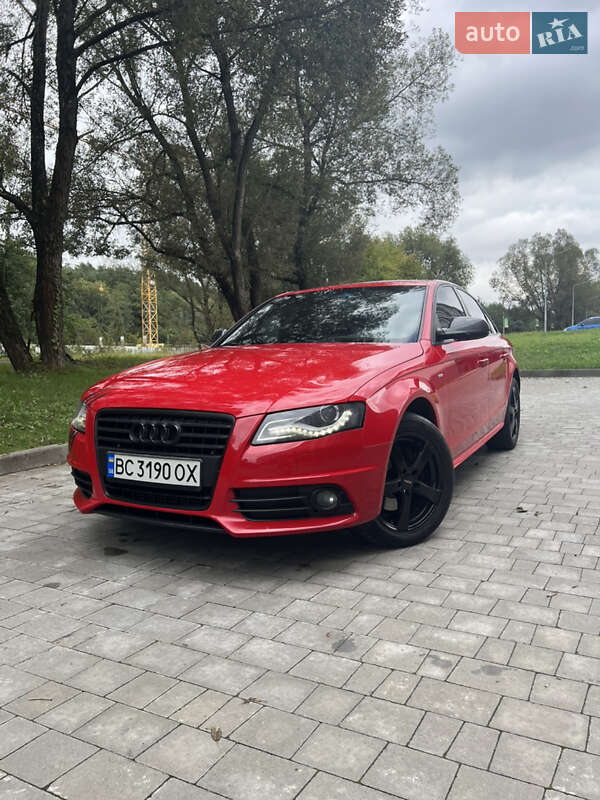 Седан Audi A4 2011 в Новояворовске