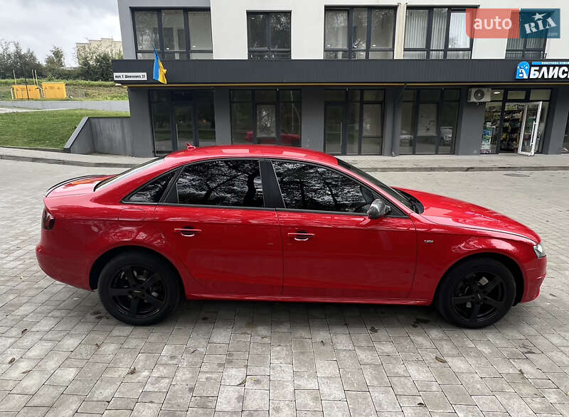 Седан Audi A4 2011 в Новояворовске