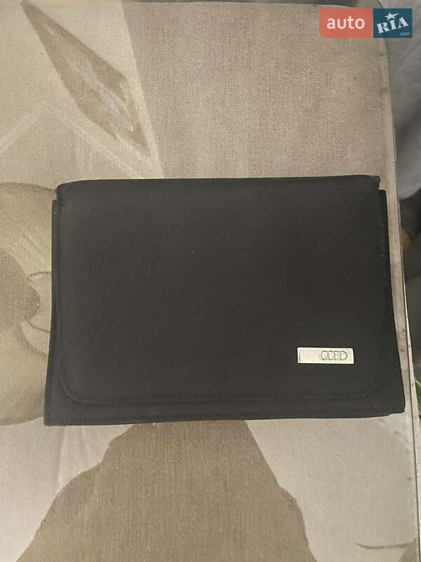 Седан Audi A4 2011 в Новояворовске