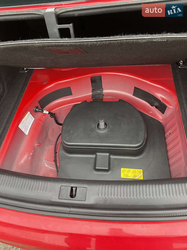 Седан Audi A4 2011 в Новояворовске