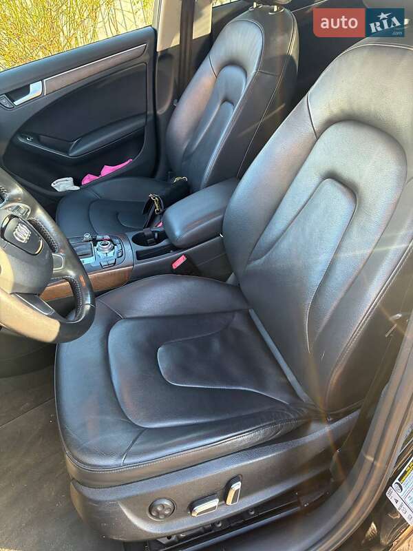 Седан Audi A4 2013 в Львове