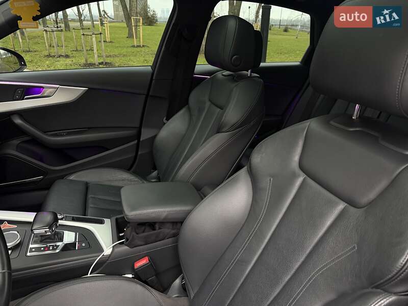 Седан Audi A4 2016 в Киеве