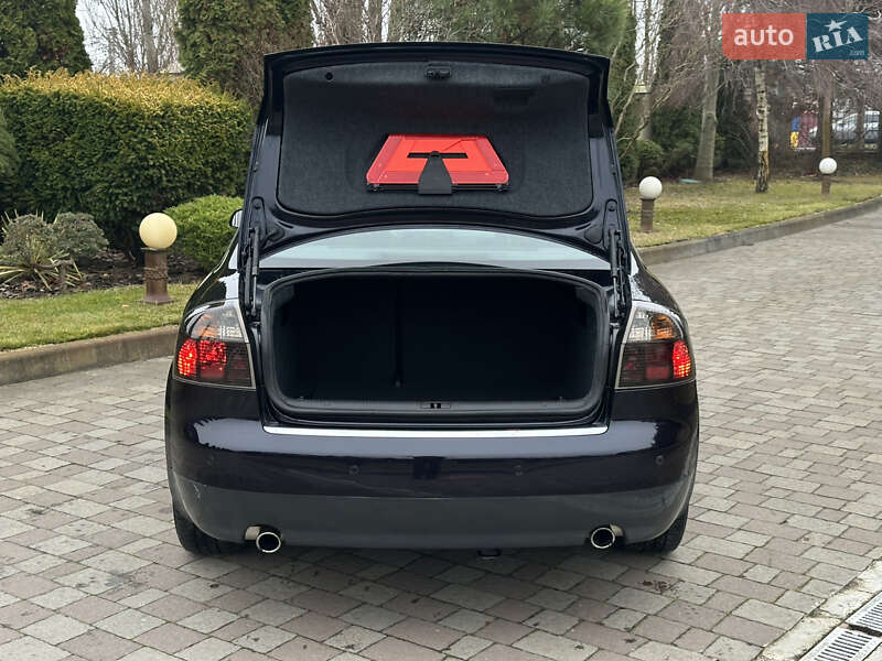 Седан Audi A4 2003 в Сарнах