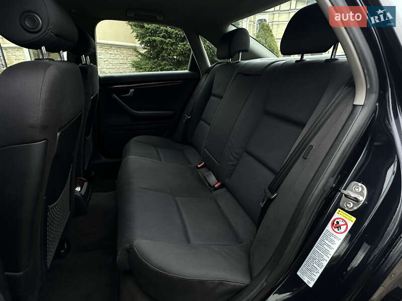 Седан Audi A4 2003 в Сарнах