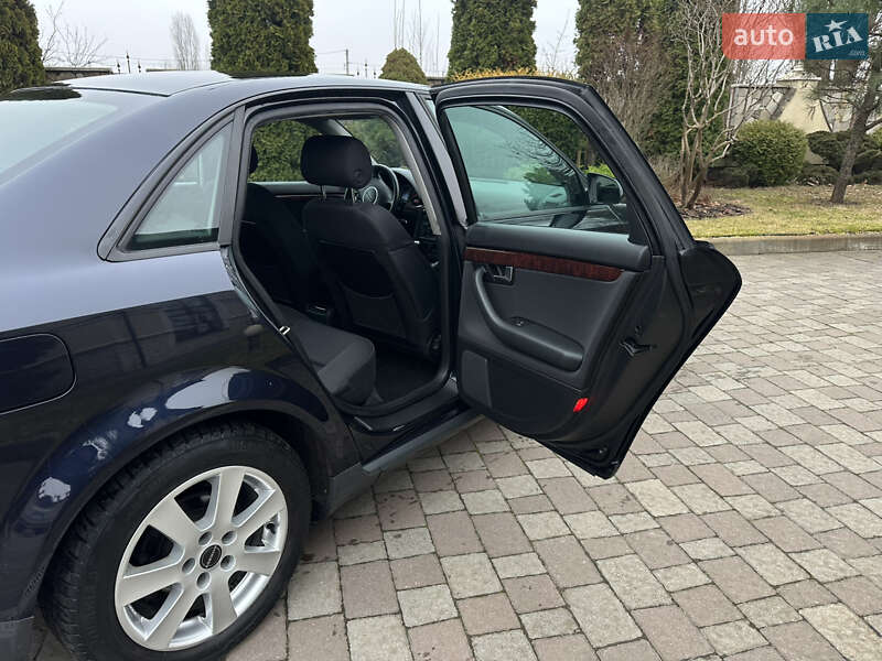 Седан Audi A4 2003 в Сарнах