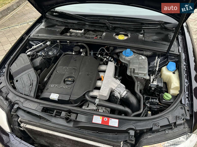 Седан Audi A4 2003 в Сарнах