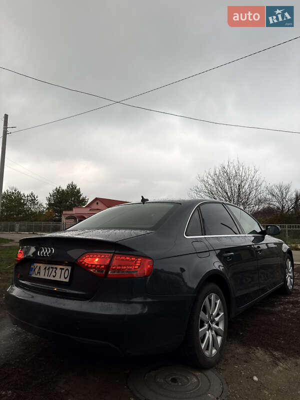 Седан Audi A4 2010 в Запорожье