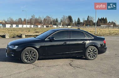 Седан Audi A4 2012 в Львове