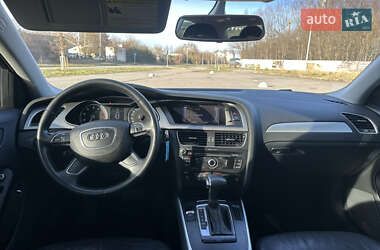Седан Audi A4 2012 в Львове