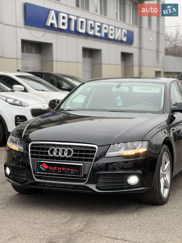 Седан Audi A4 2011 в Одессе