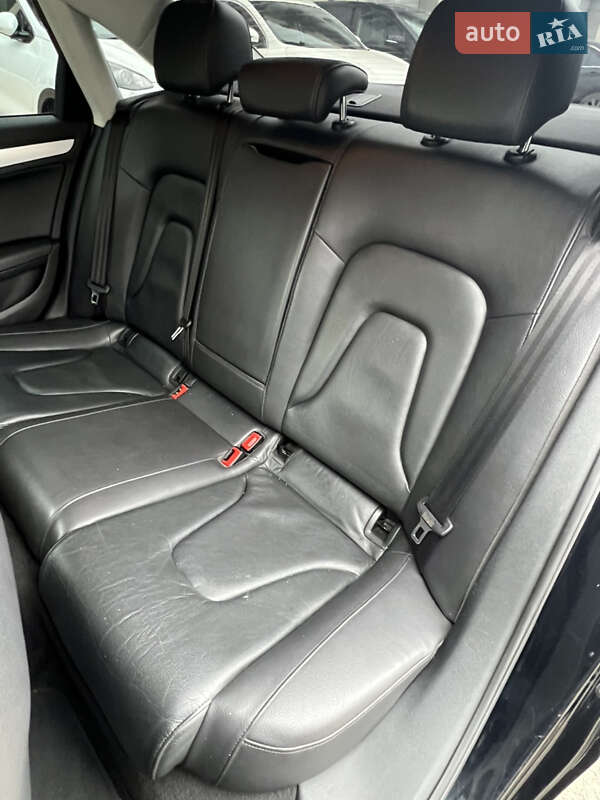 Седан Audi A4 2011 в Одессе