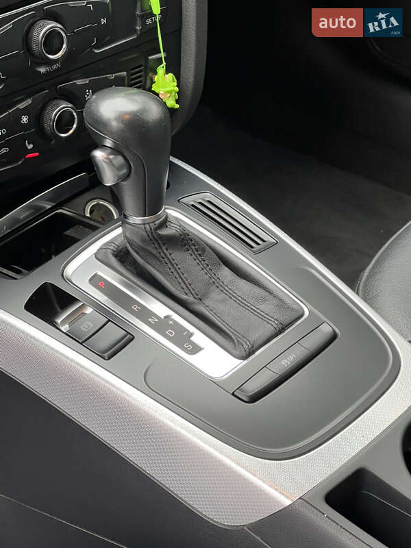 Седан Audi A4 2011 в Одессе