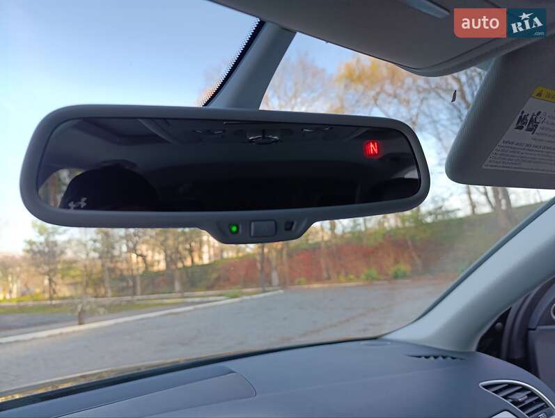 Седан Audi A4 2013 в Дрогобыче