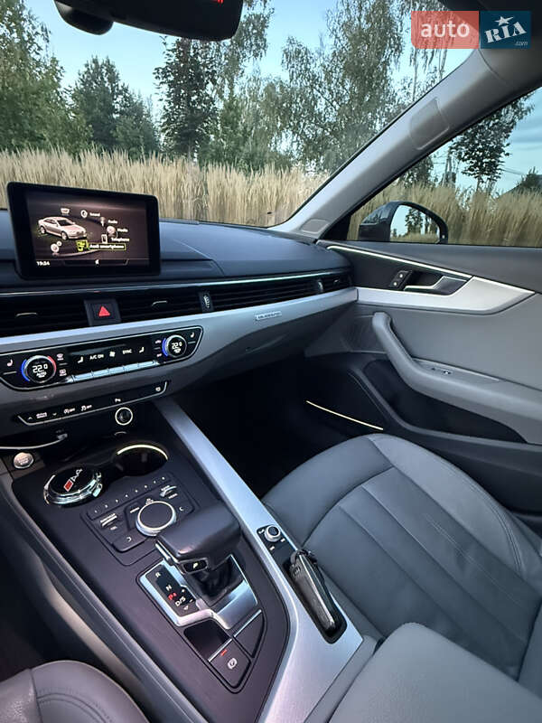 Седан Audi A4 2017 в Киеве
