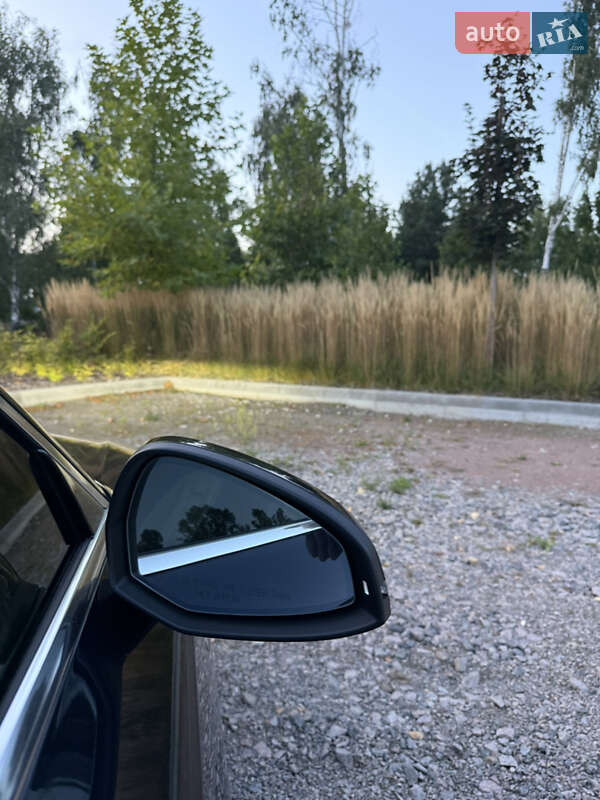 Седан Audi A4 2017 в Киеве