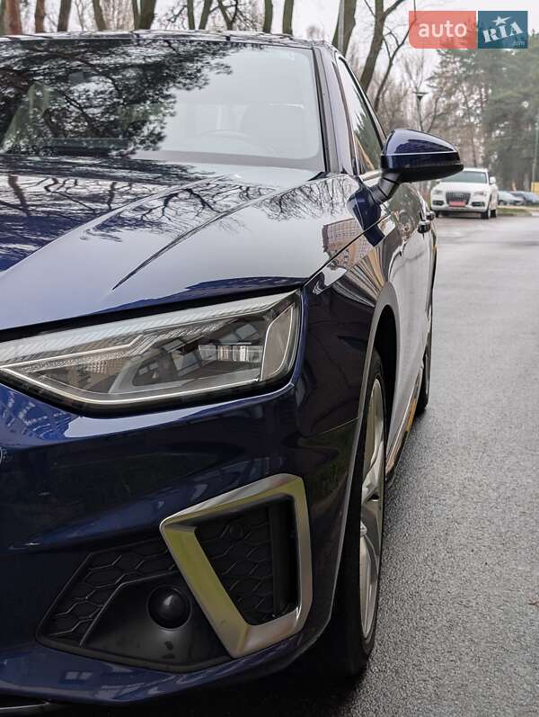 Седан Audi A4 2020 в Чернигове