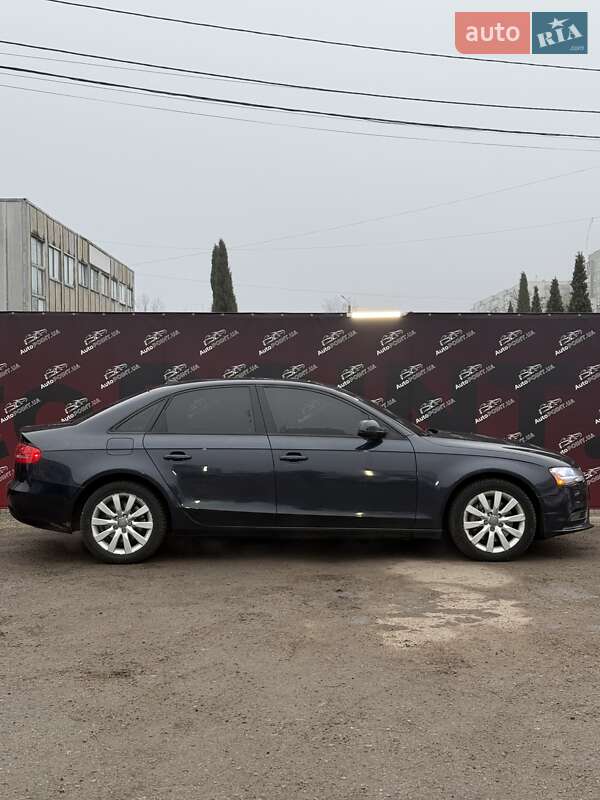 Седан Audi A4 2012 в Сумах