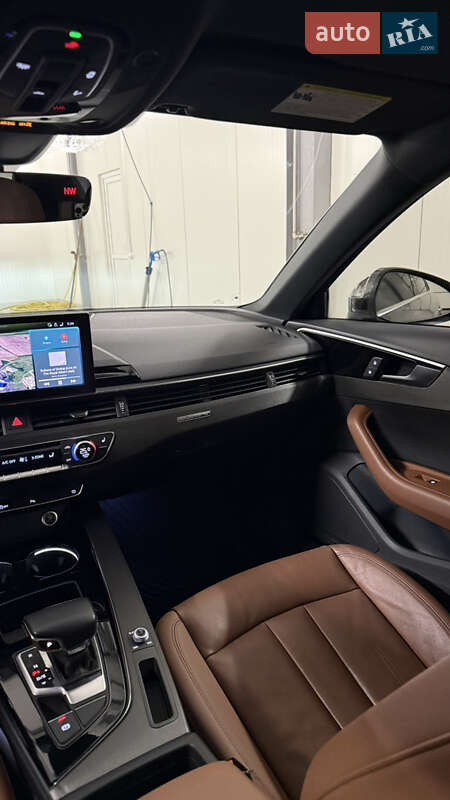 Седан Audi A4 2022 в Львове