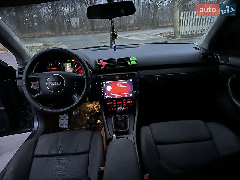 Универсал Audi A4 2002 в Костополе