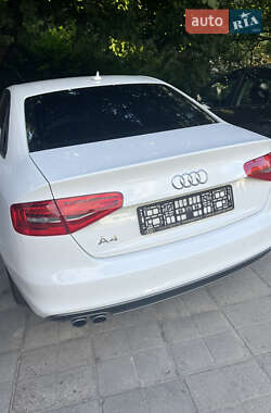 Седан Audi A4 2015 в Киеве