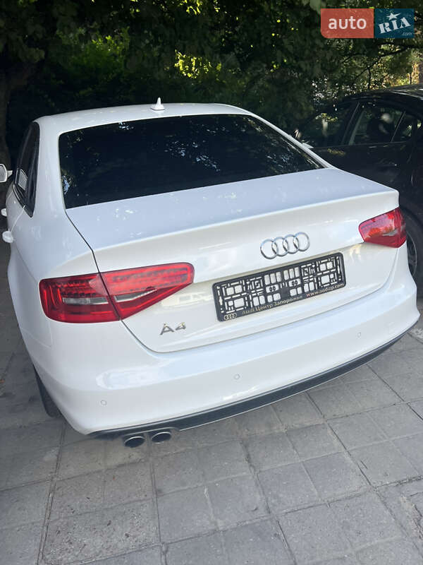 Седан Audi A4 2015 в Киеве
