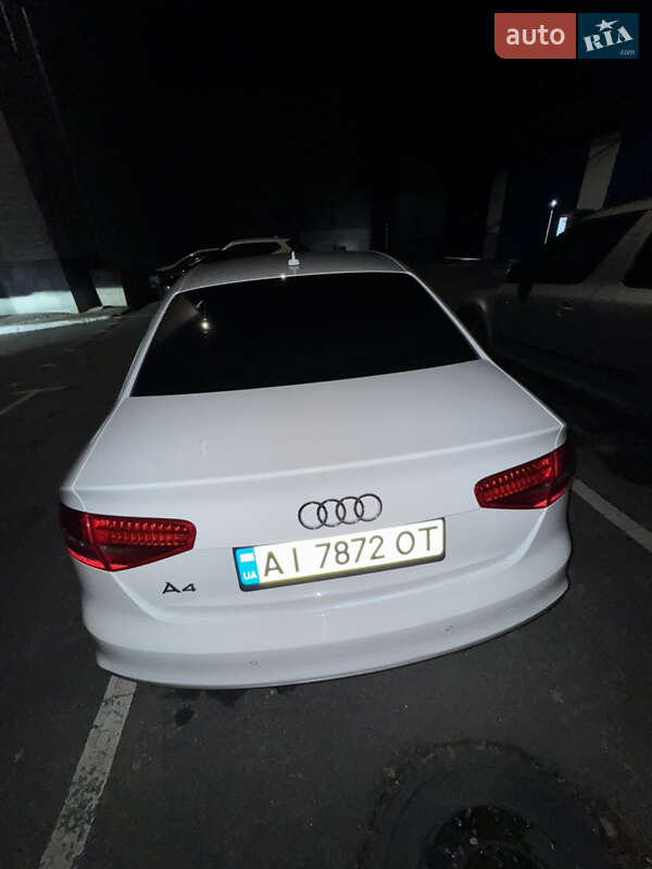 Седан Audi A4 2015 в Киеве
