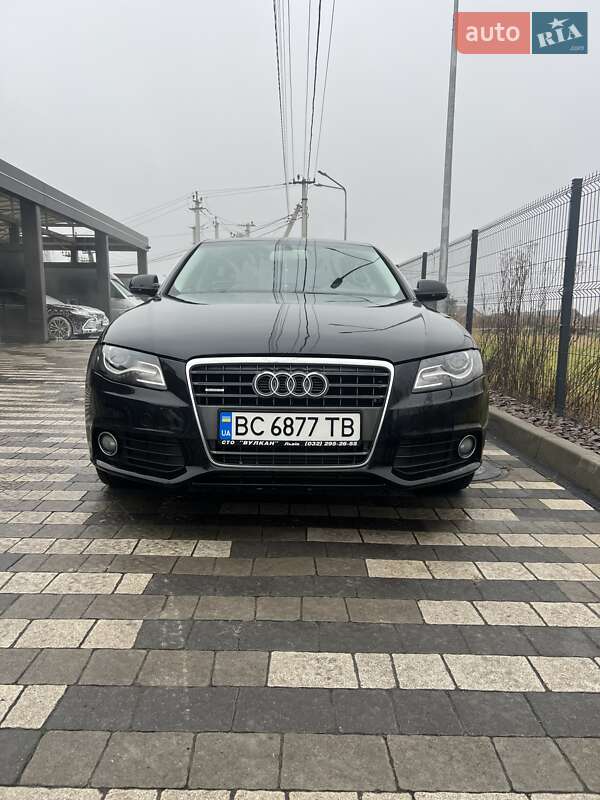 Седан Audi A4 2011 в Львове