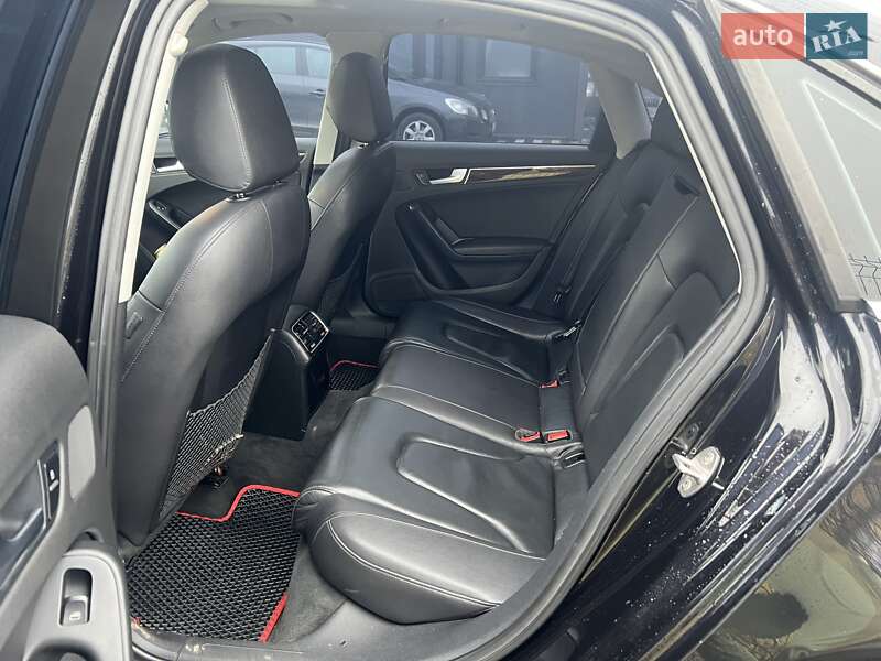 Седан Audi A4 2011 в Львове