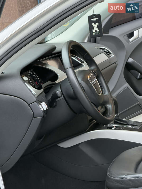 Седан Audi A4 2011 в Одесі