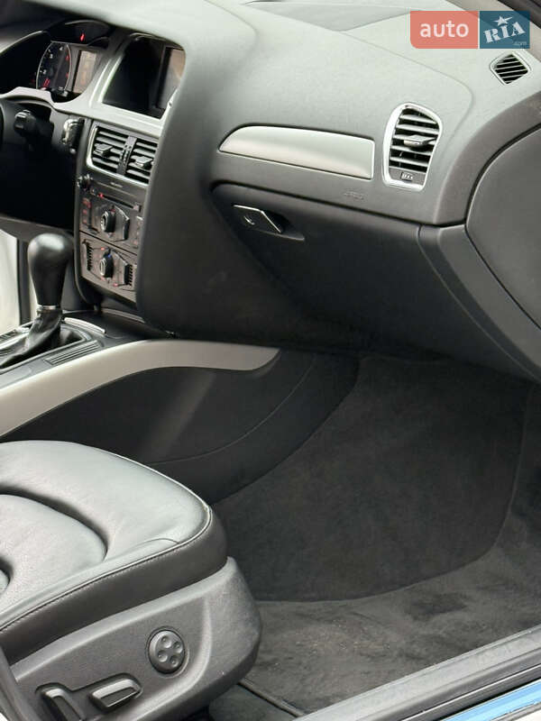Седан Audi A4 2011 в Одесі
