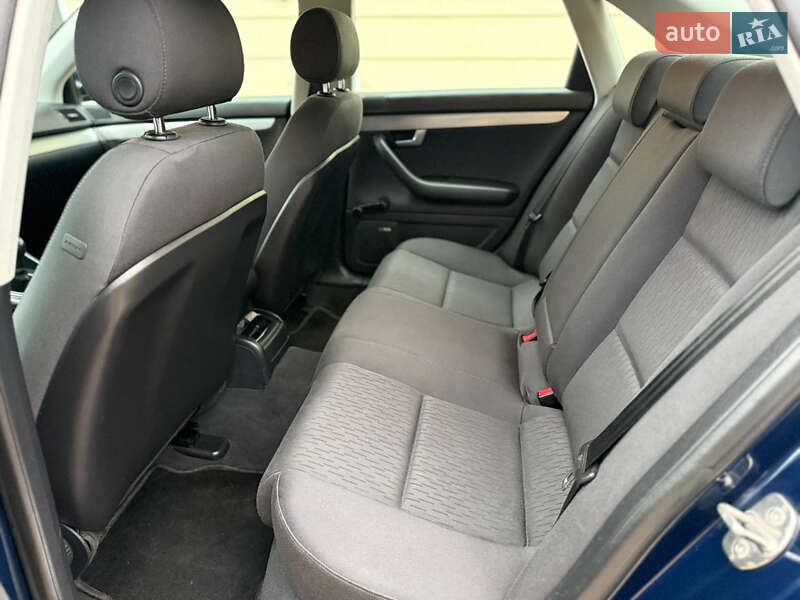 Седан Audi A4 2006 в Могилев-Подольске