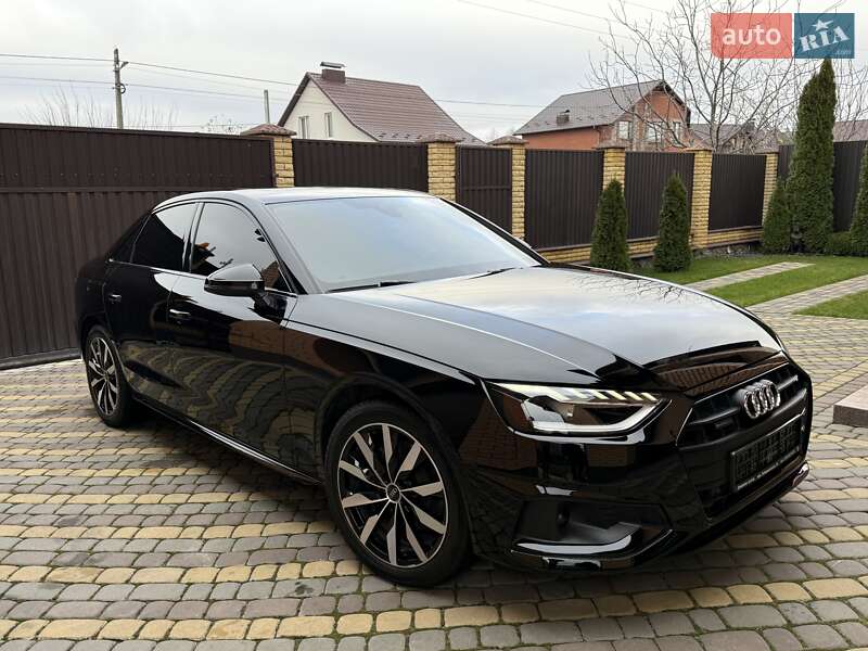 Седан Audi A4 2023 в Киеве