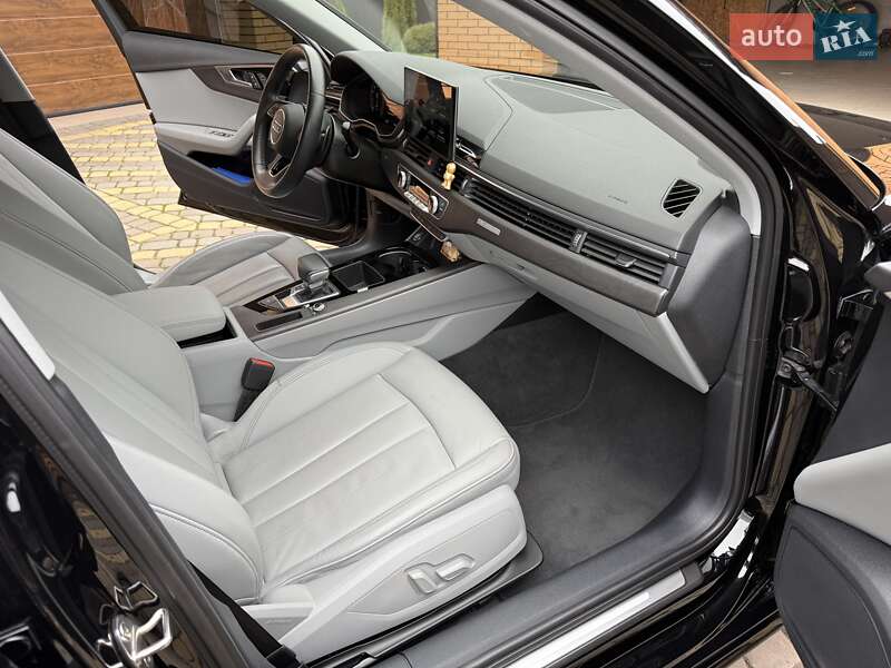 Седан Audi A4 2023 в Киеве