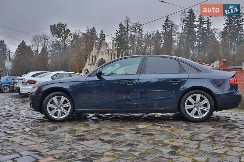 Седан Audi A4 2011 в Львове