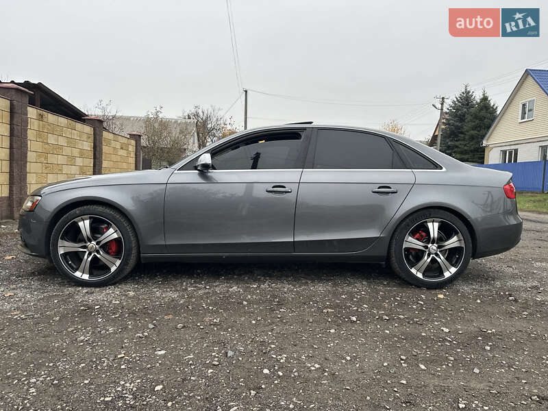 Седан Audi A4 2012 в Новомосковске