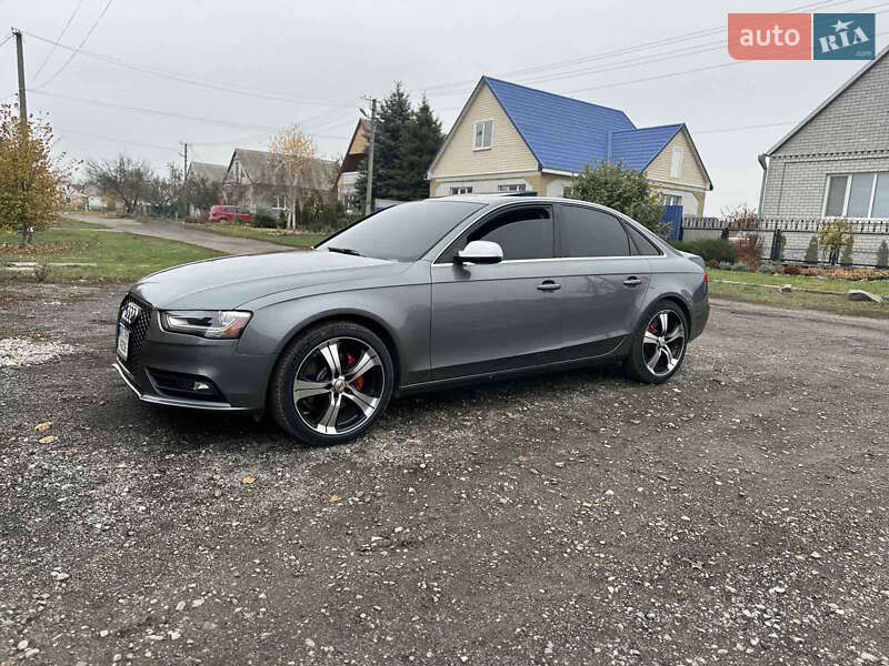 Седан Audi A4 2012 в Новомосковске