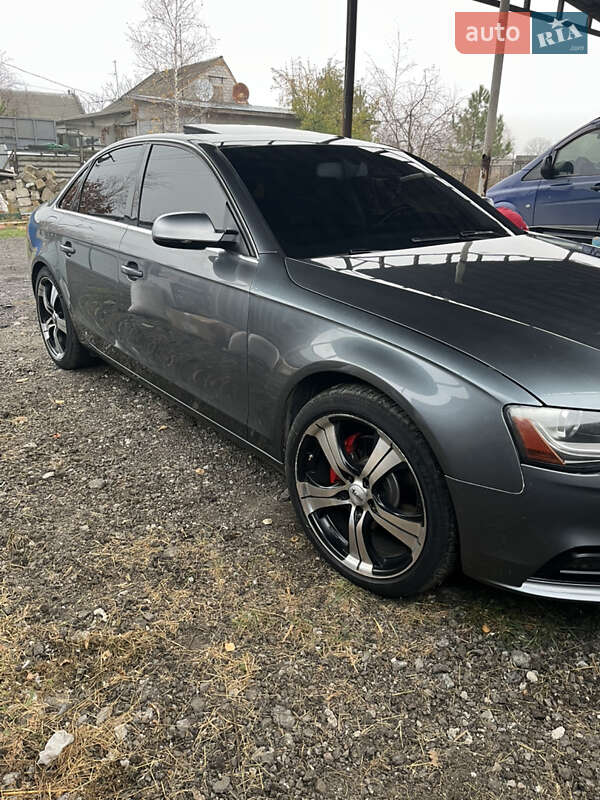 Седан Audi A4 2012 в Новомосковске