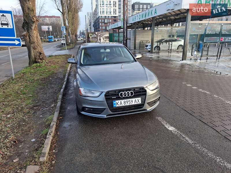 Седан Audi A4 2015 в Киеве
