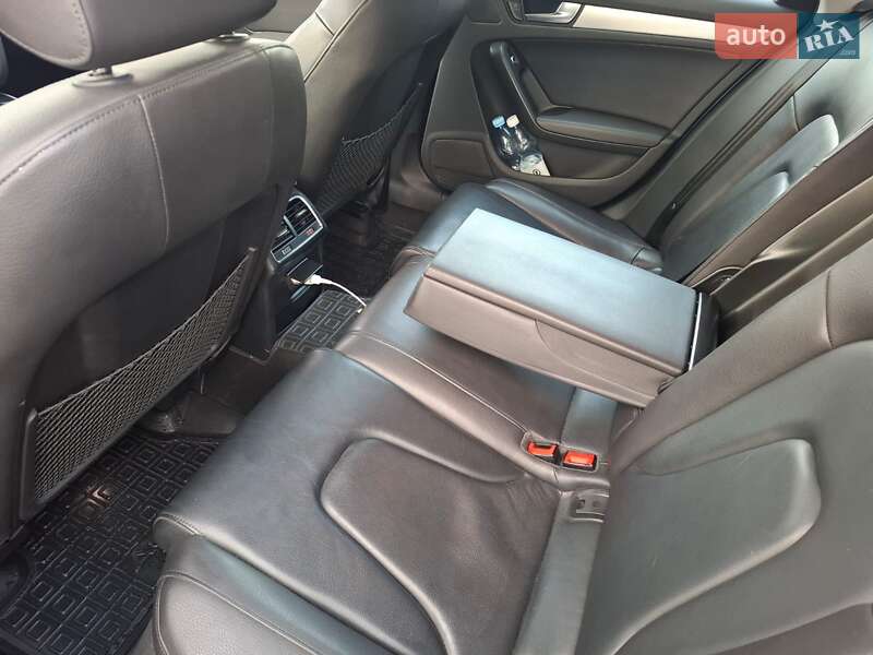 Седан Audi A4 2015 в Киеве